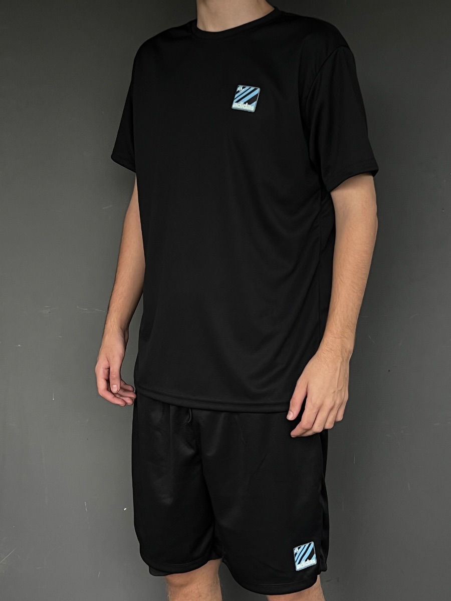 Conjunto Dry-Fit com Shorts de Compressão